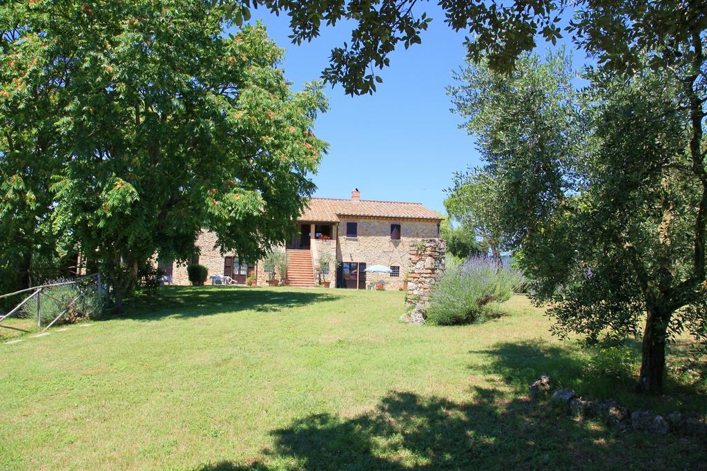 Agriturismo Podere Luchiano Амелиа Екстериор снимка