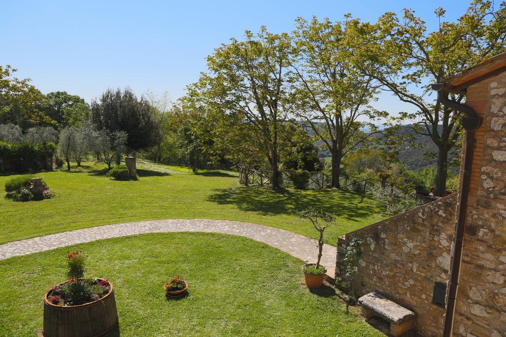 Agriturismo Podere Luchiano Амелиа Екстериор снимка